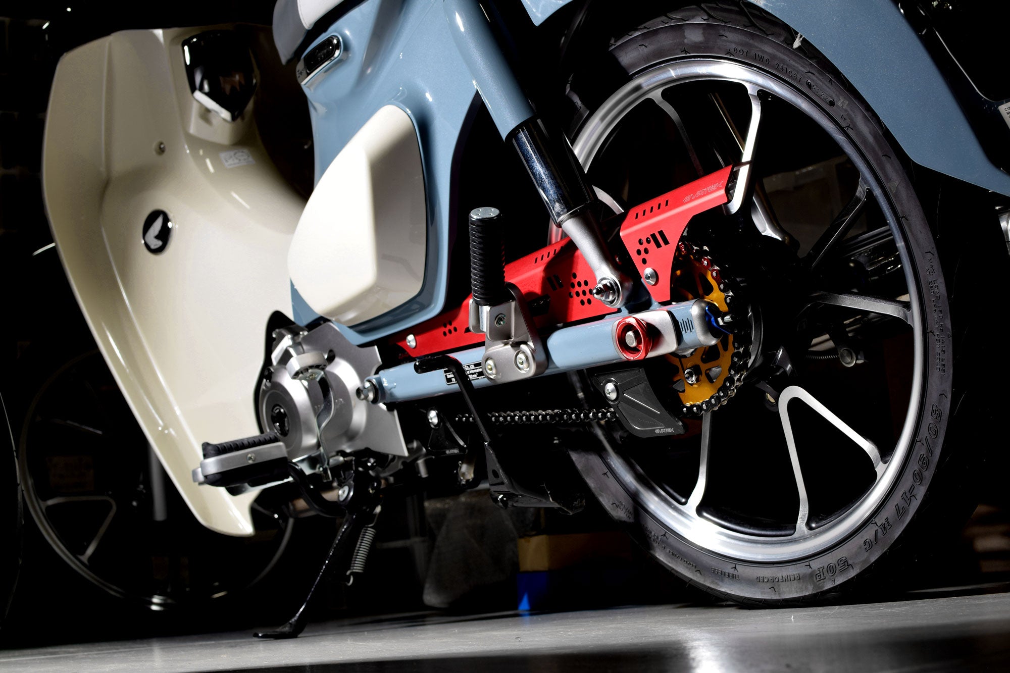 エヴァテック アルミチェーンガード スーパーカブ C125 – 【KOHKEN