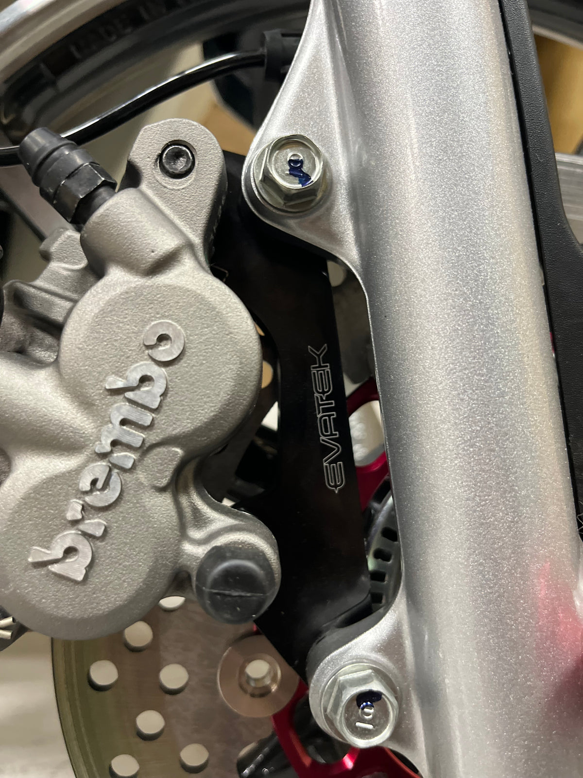 エヴァテック 245mmディスク用 フロント ブレンボ片押し2POTキャリパー 
