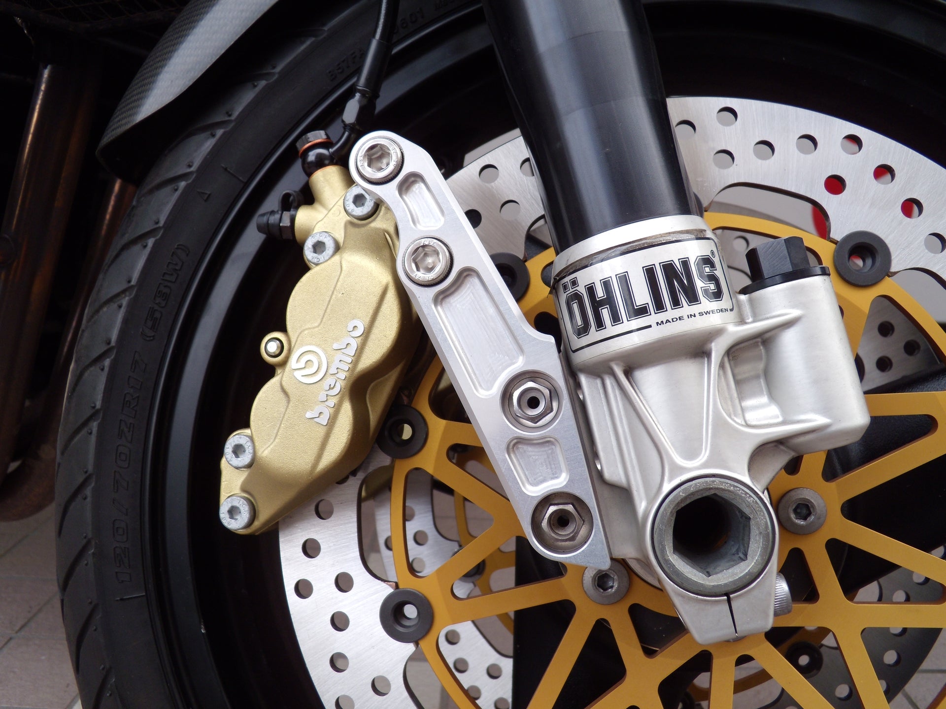 OHLINS 正立フロントフォーク用 ブレンボキャリパーサポート ZRX1200R 