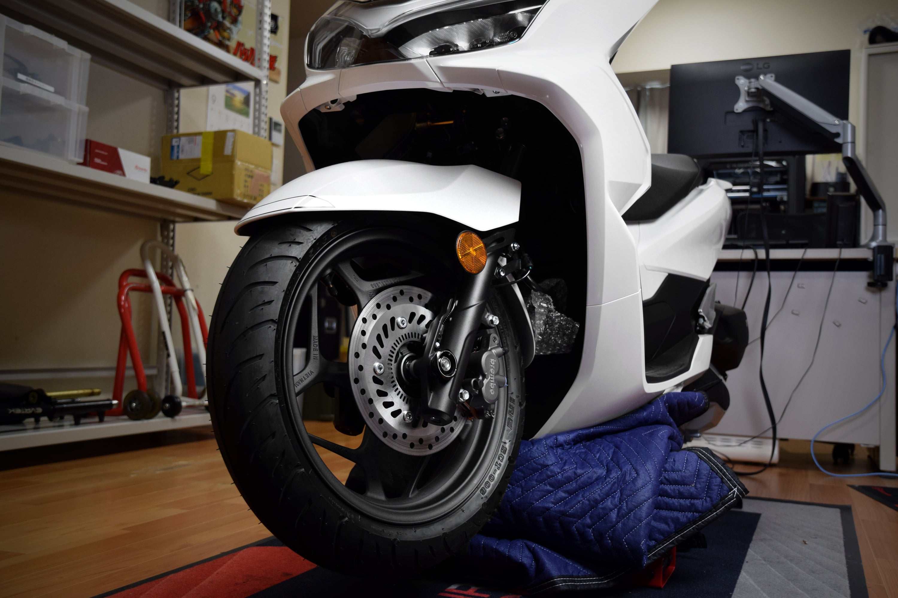 エバテックハンターカブ125 リアブレーキキャリパー 取り付け